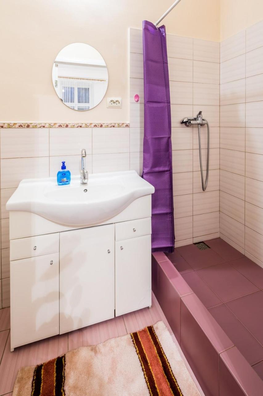 דירות לבוב Apartament On Franka Street מראה חיצוני תמונה